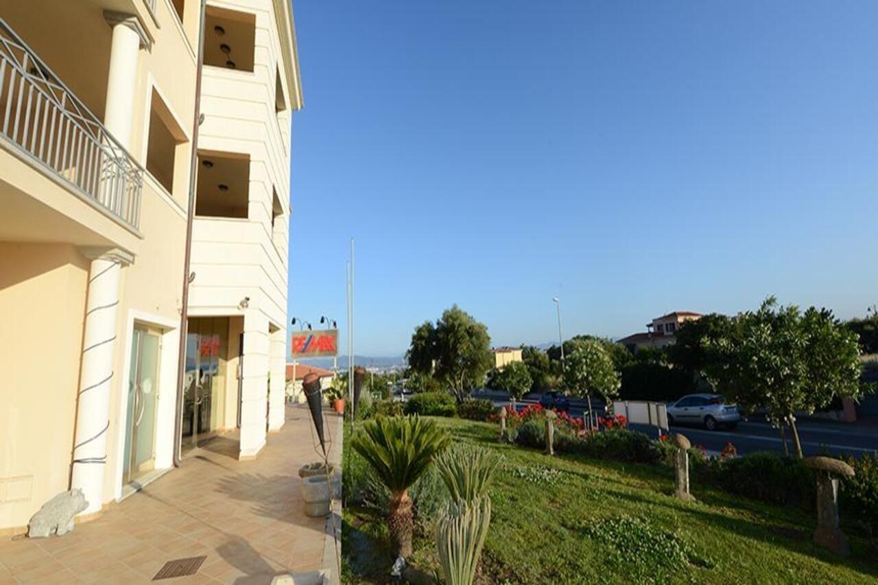 Olbia City Hotel Екстериор снимка