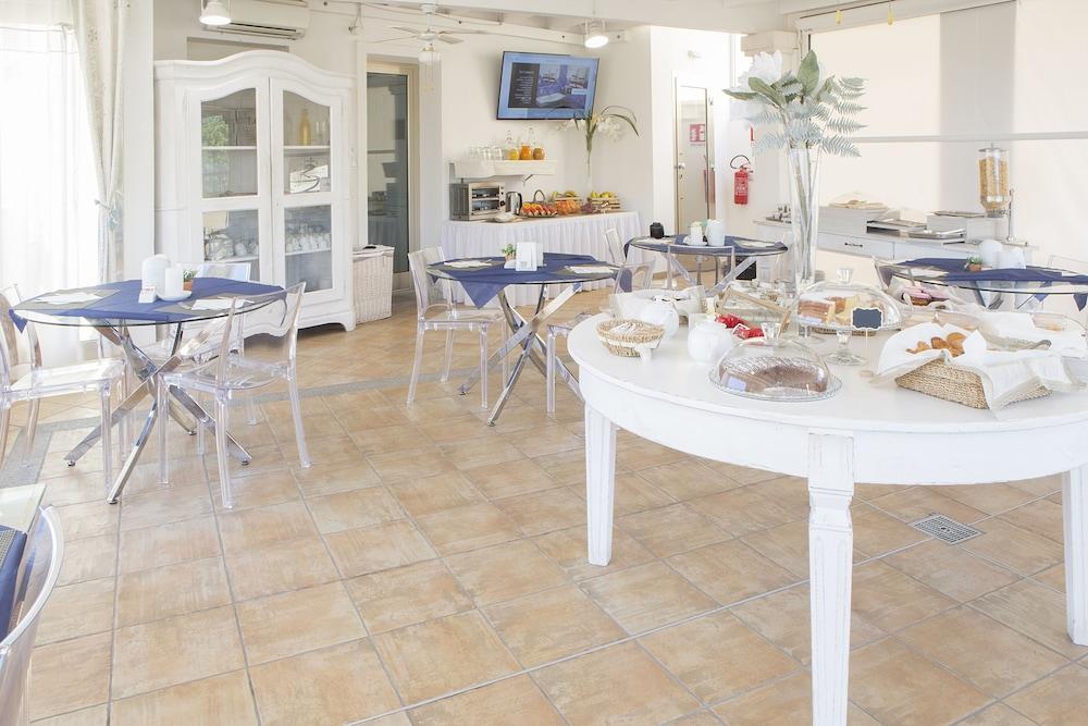 Olbia City Hotel Екстериор снимка